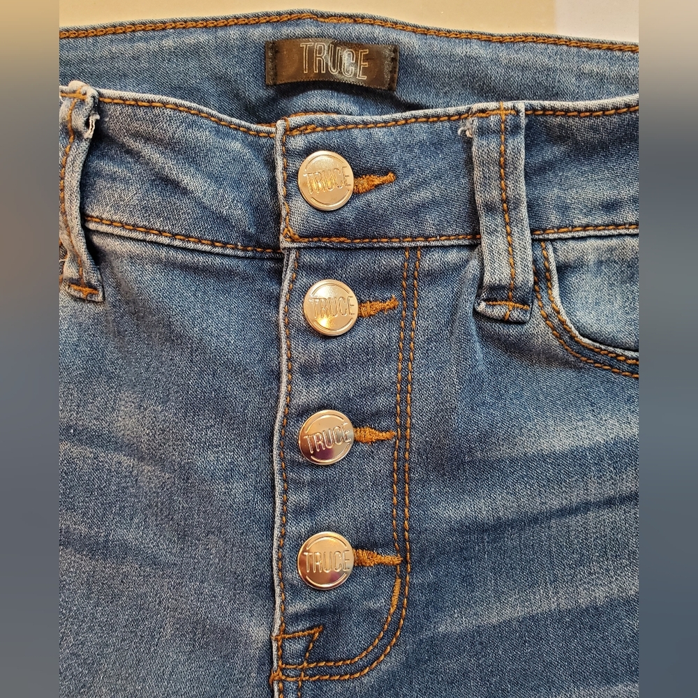 TRUCE patch flare jeans - Picture 6 of 11